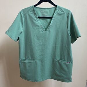 Figs Casma v-neck Jade green 3-pocket scrub top
